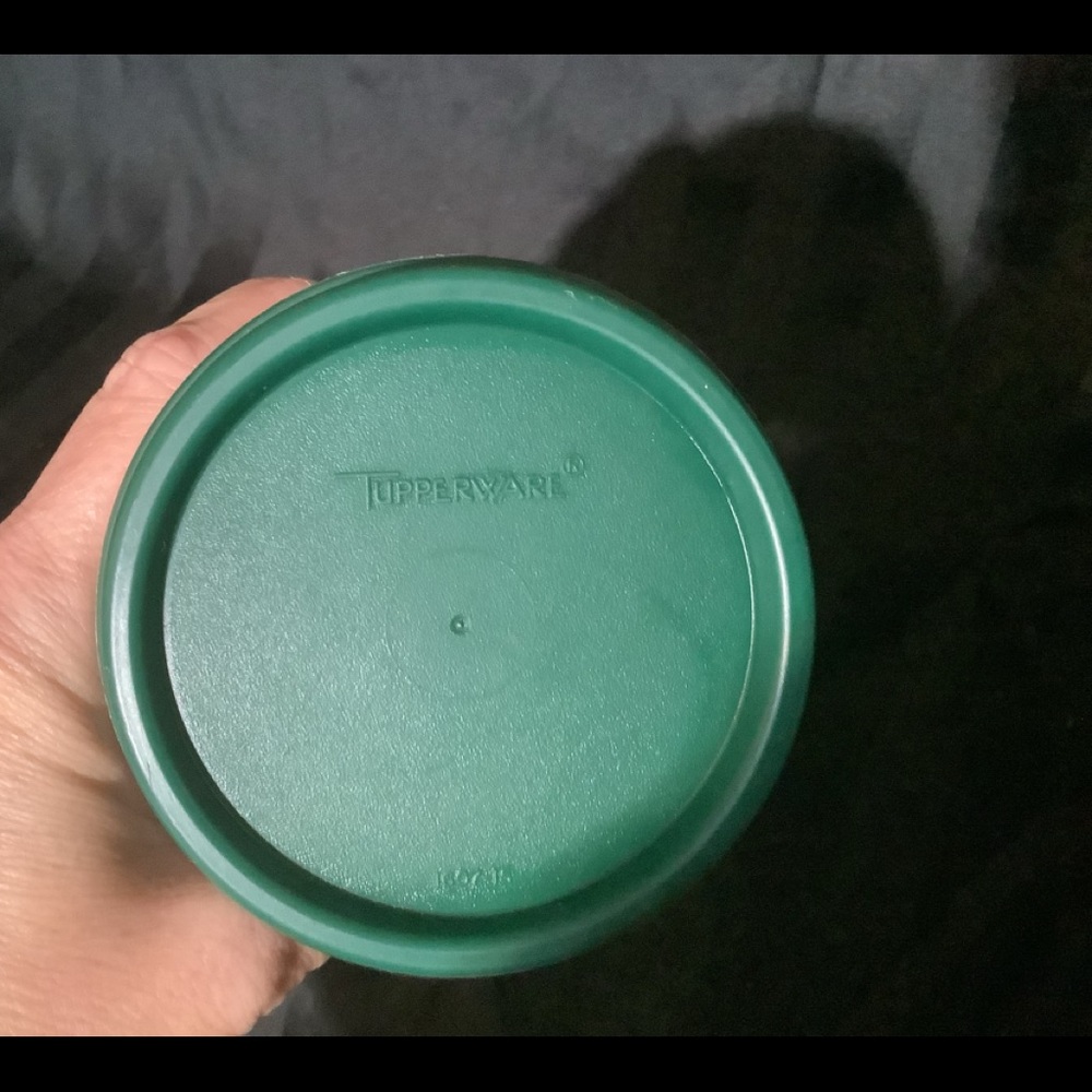 Tupperware container - Picture 3 of 3